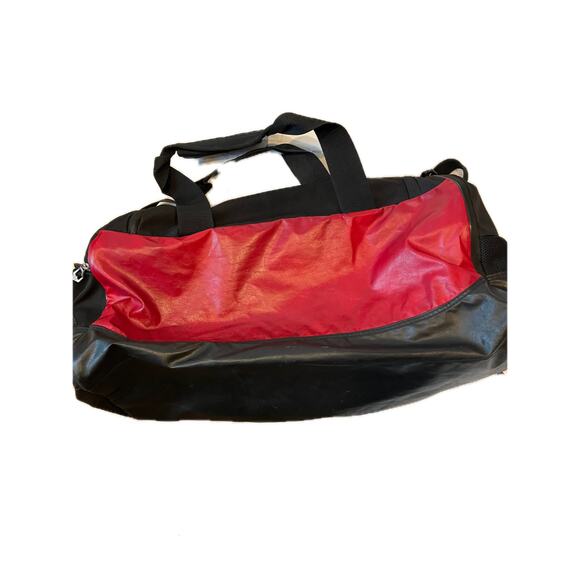 Adidas Defender Medium 22"x10"x10" Red Black Duffel Gym Bag - Picture 3 of 6